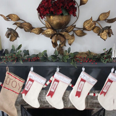 farmhouse-Christmas-mantel-stockings
