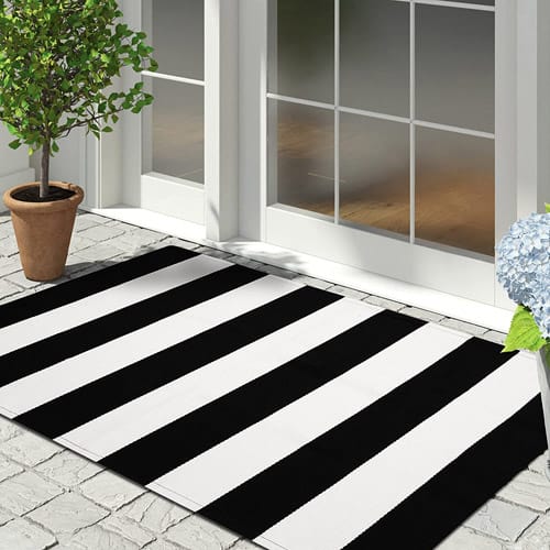 black-white-door-mat