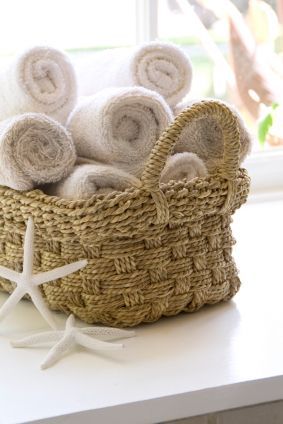 rolled-guest-towels-bathroom