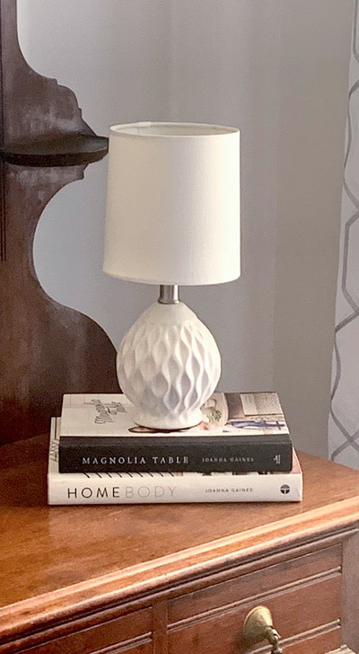 white-ceramic-lamp-on-desk