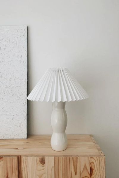 pleated-shade-lamp-for-laundry-room-lighting
